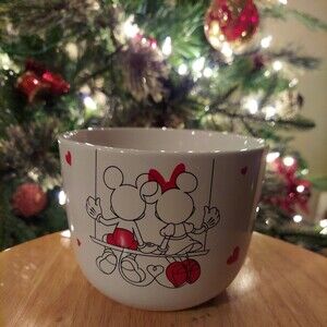 RARE Disney Mickey and Minnie Mouse Love Bowl
